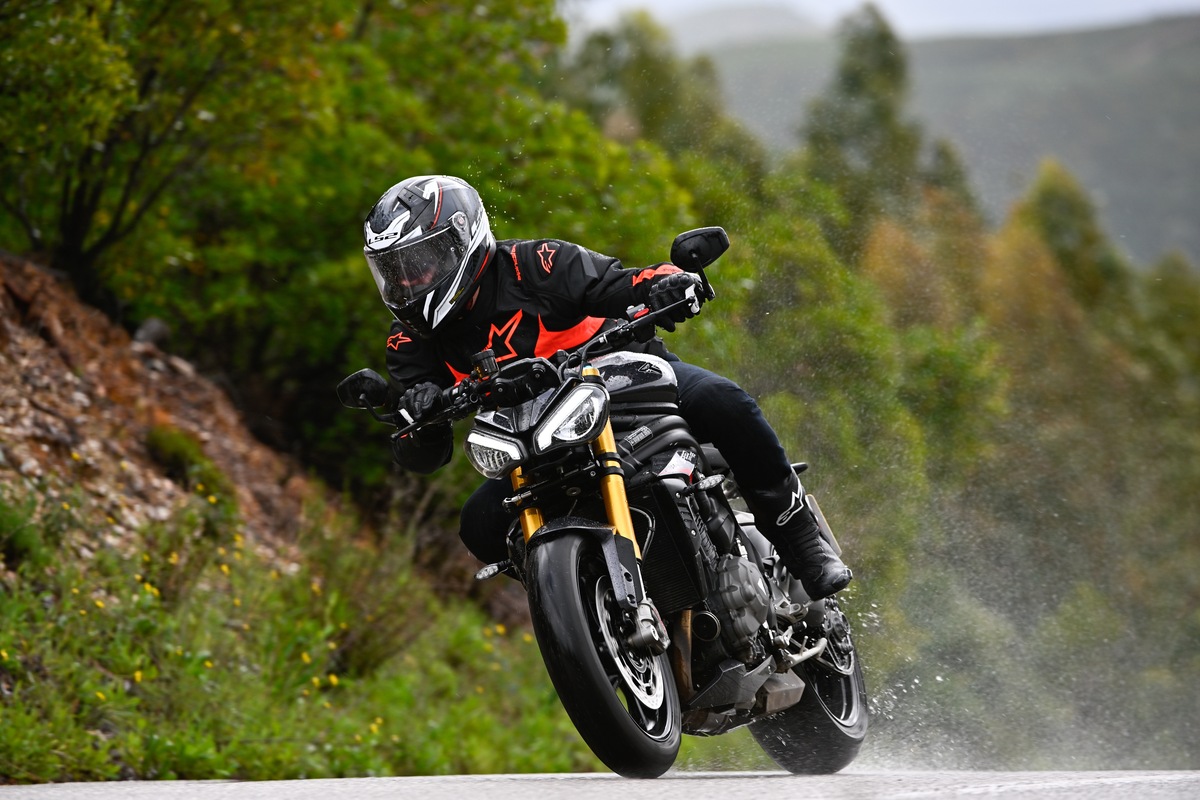 Triumph Speed Triple 1200 RS: per chi è (e per chi non è)