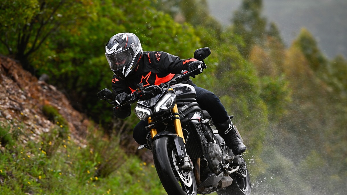Triumph Speed Triple 1200 RS: per chi è (e per chi non è)