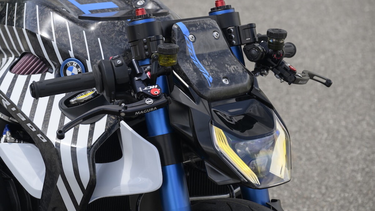 BMW R 1300 R: ecco lo stile estremo della “TITAN”