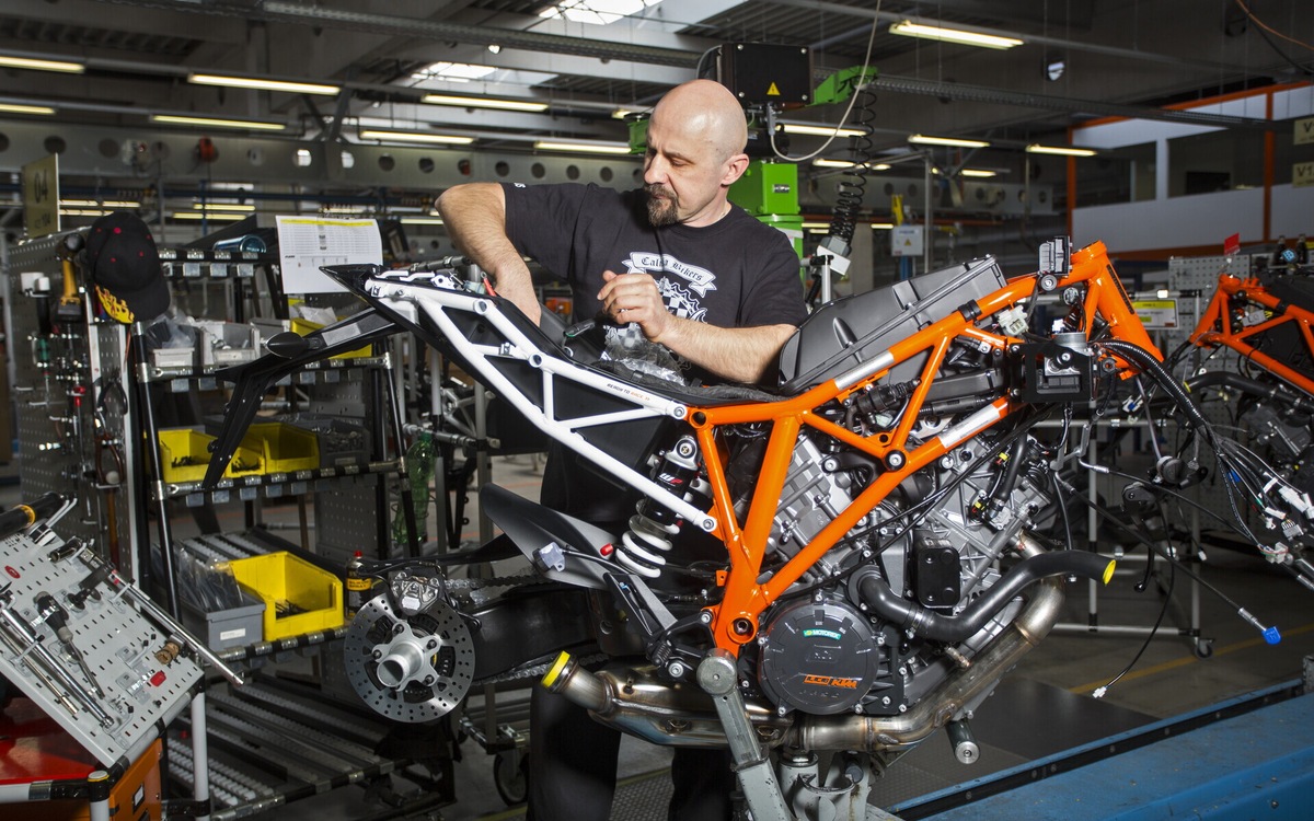 KTM, la produzione ripartirà il 28 luglio