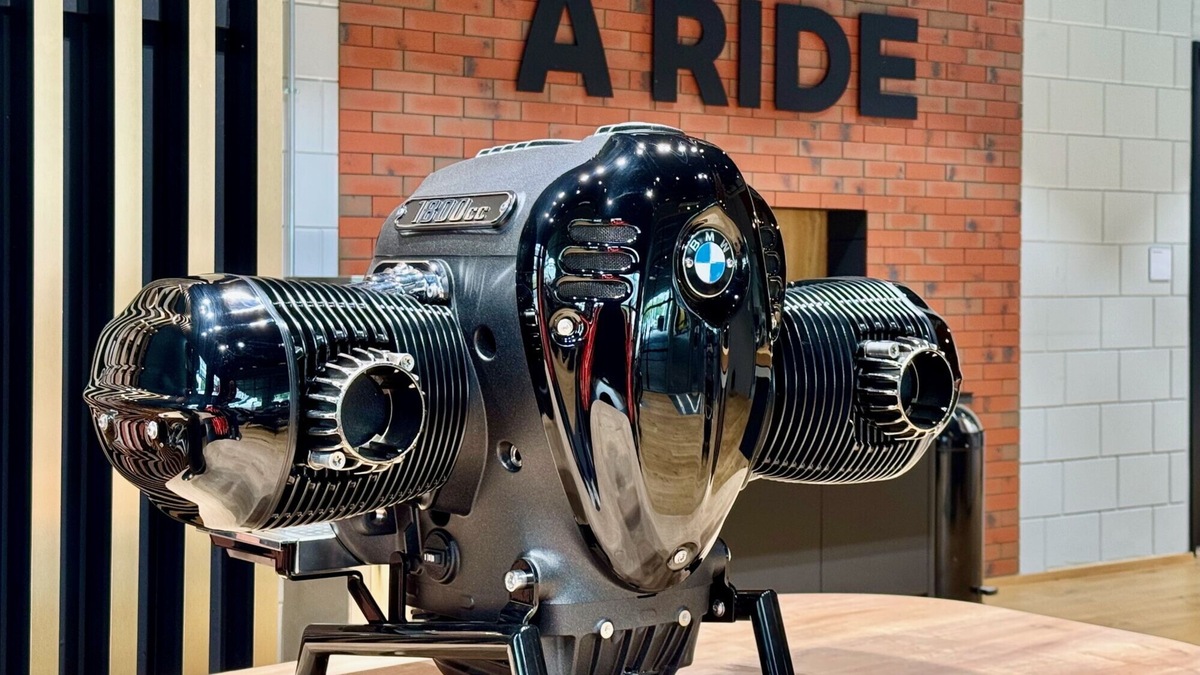 BMW, Big Coffee Boxer: le foto del motore  diventato una macchina da caffè