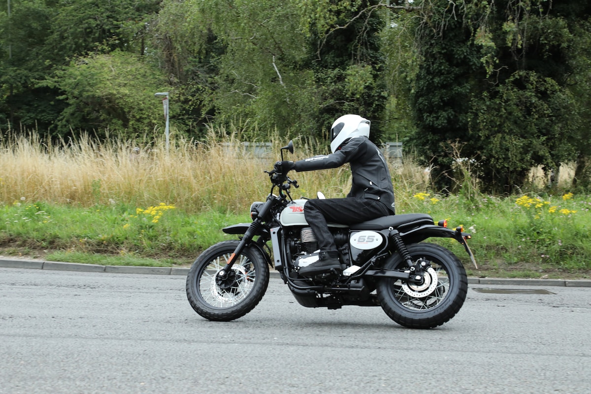 BSA Scrambler 650: le foto della prova