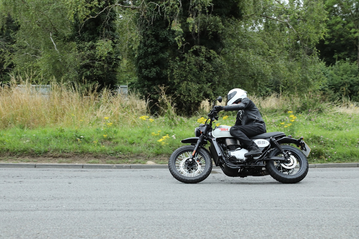 BSA Scrambler 650: le foto della prova