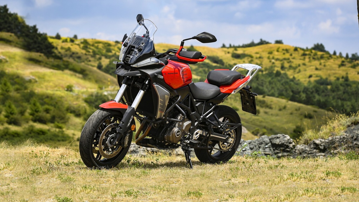 QJ Motor SRT 700 S: le foto della prova