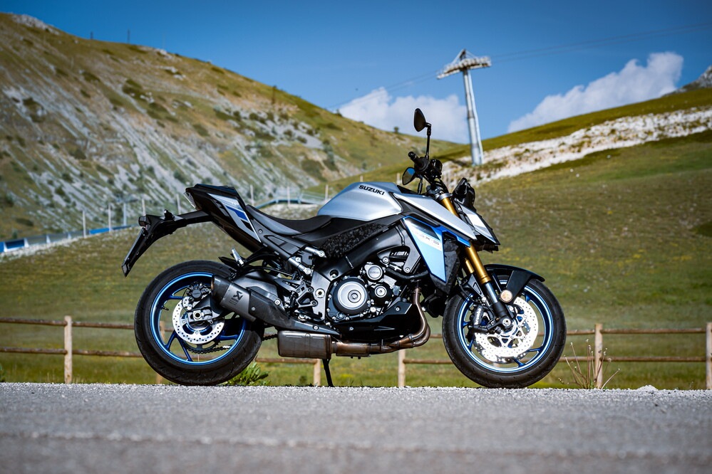 Comparativa, sportività su strada: le maxi naked nella Sport-bikes Arena 
