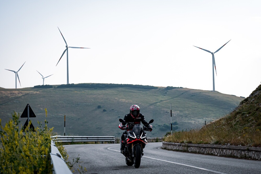 Comparativa, sportività su strada: le maxi naked nella Sport-bikes Arena 