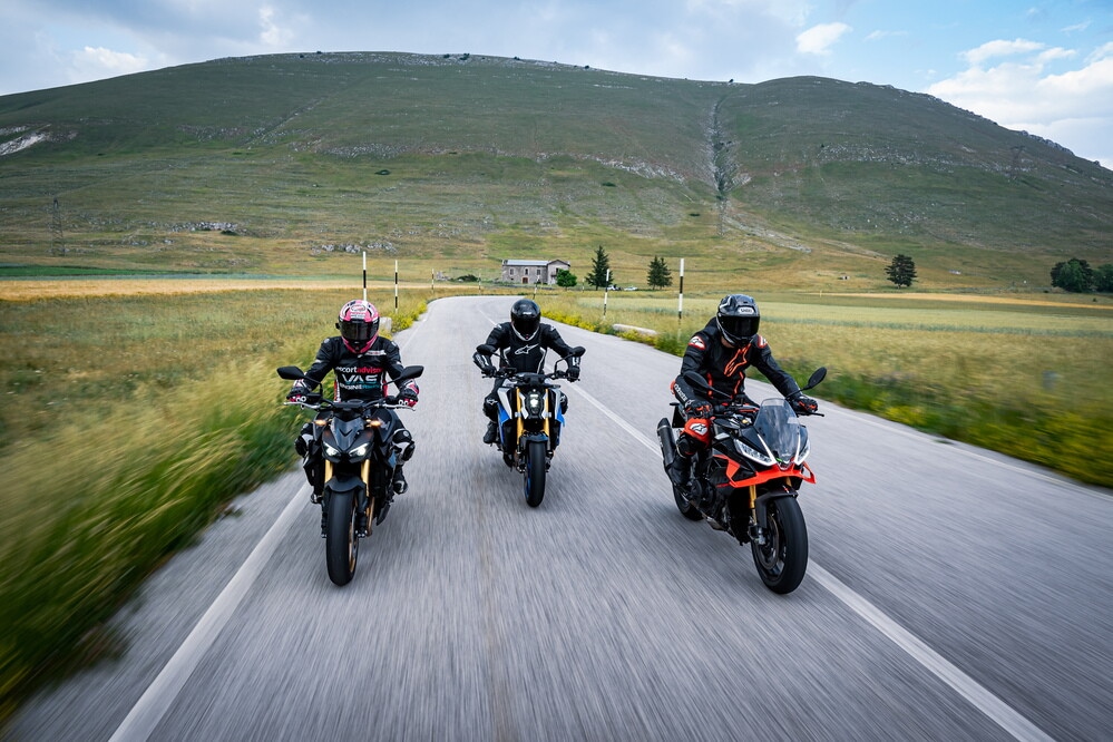 Comparativa, sportività su strada: le maxi naked nella Sport-bikes Arena 
