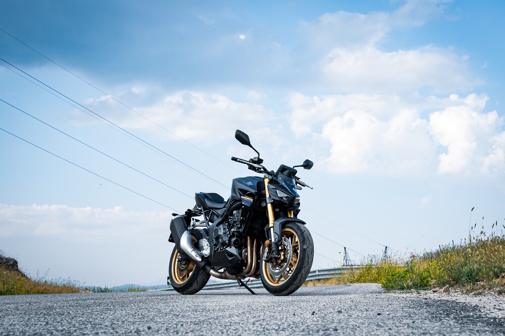 Comparativa, sportività su strada: le maxi naked nella Sport-bikes Arena 