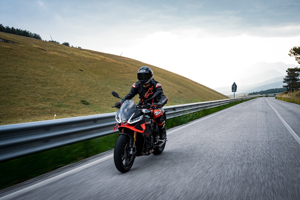 Comparativa, sportività su strada: le maxi naked nella Sport-bikes Arena 