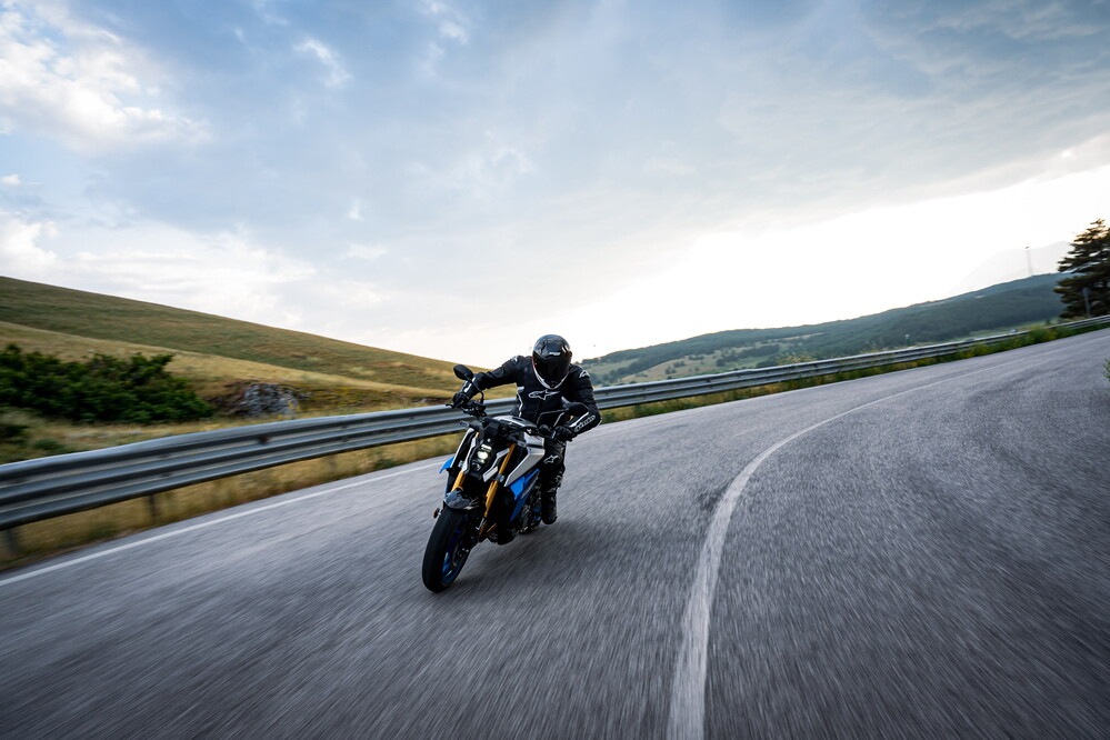 Comparativa, sportività su strada: le maxi naked nella Sport-bikes Arena 