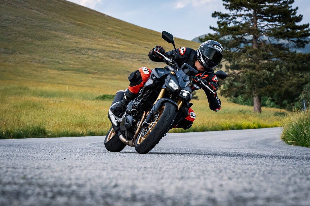 Comparativa, sportività su strada: le maxi naked nella Sport-bikes Arena 