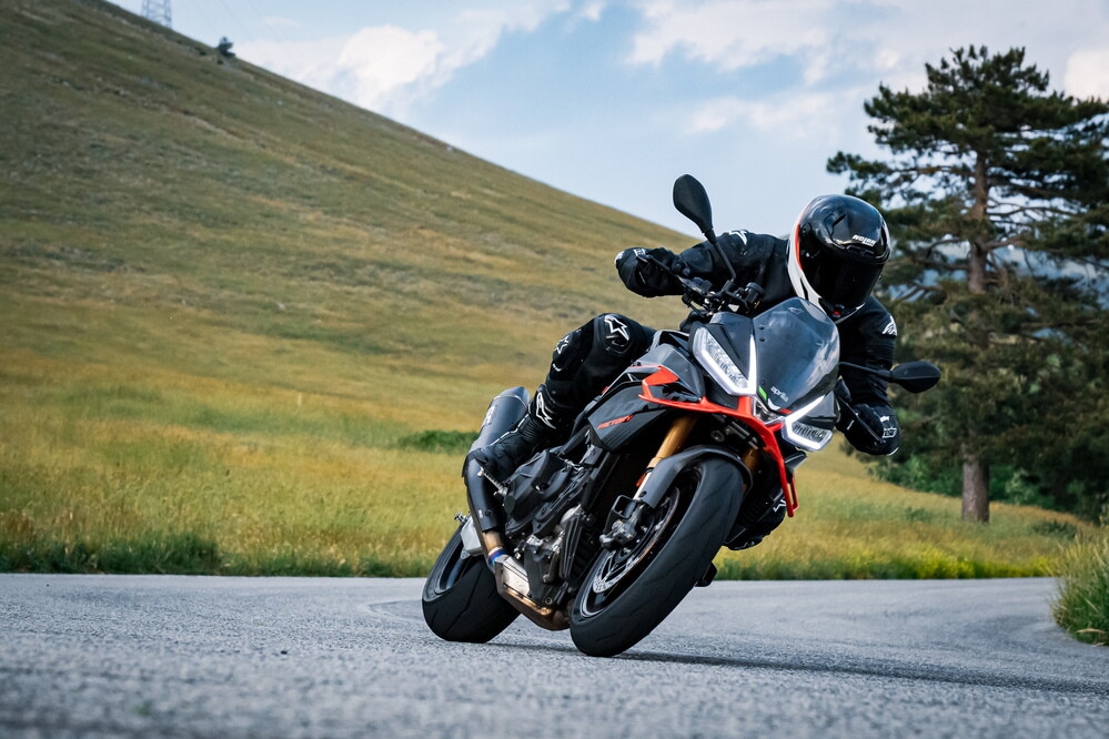 Comparativa, sportività su strada: le maxi naked nella Sport-bikes Arena 