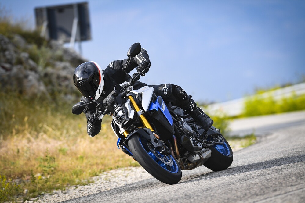Comparativa, sportività su strada: le maxi naked nella Sport-bikes Arena 