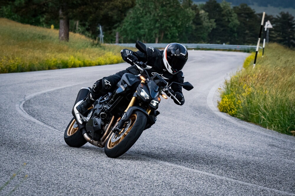 Comparativa, sportività su strada: le maxi naked nella Sport-bikes Arena 