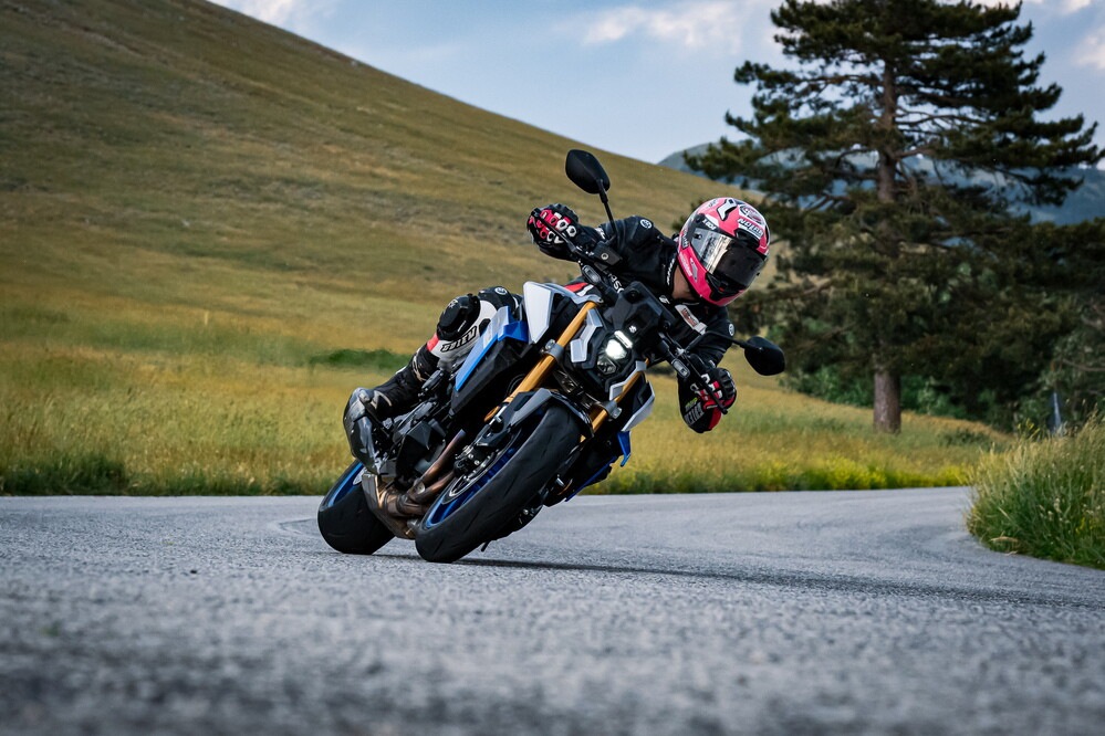 Comparativa, sportività su strada: le maxi naked nella Sport-bikes Arena 