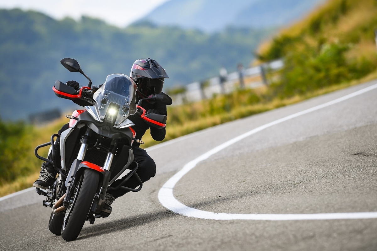 QJ Motor SRT 700 S: le foto della prova