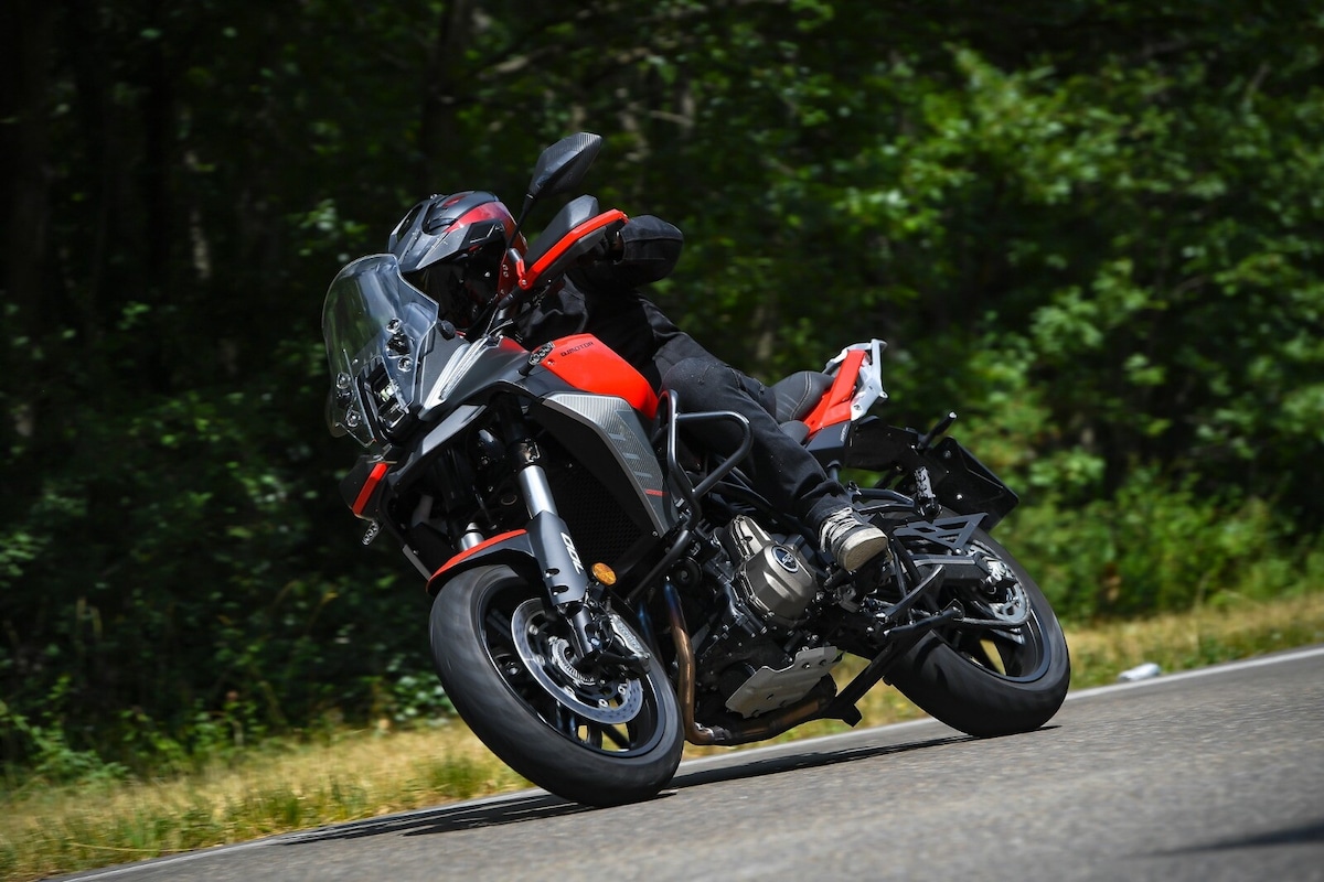 QJ Motor SRT 700 S: le foto della prova