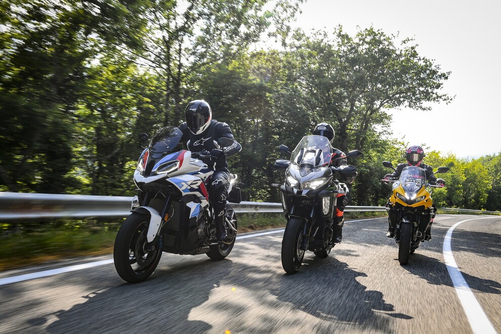 Comparativa, sportività su strada: le crossover nella Sport-bikes Arena