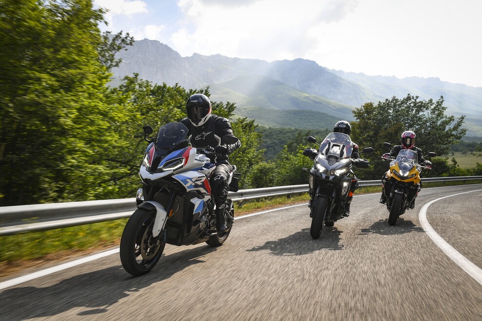 Comparativa, sportività su strada: le crossover nella Sport-bikes Arena