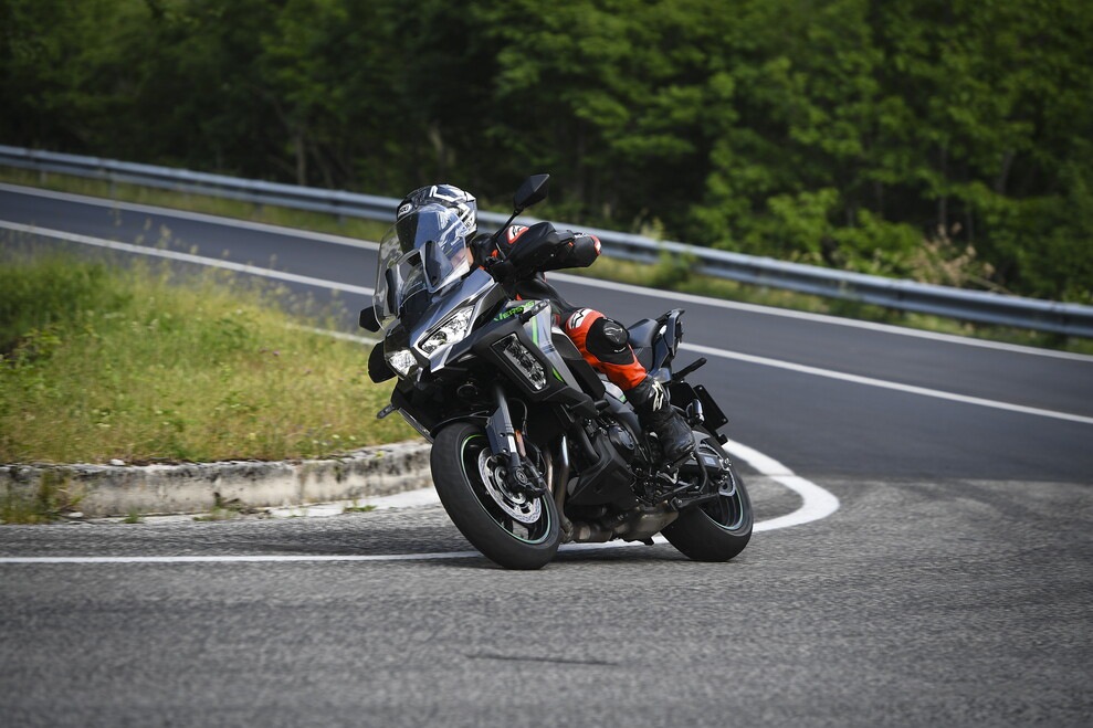 Comparativa, sportività su strada: le crossover nella Sport-bikes Arena