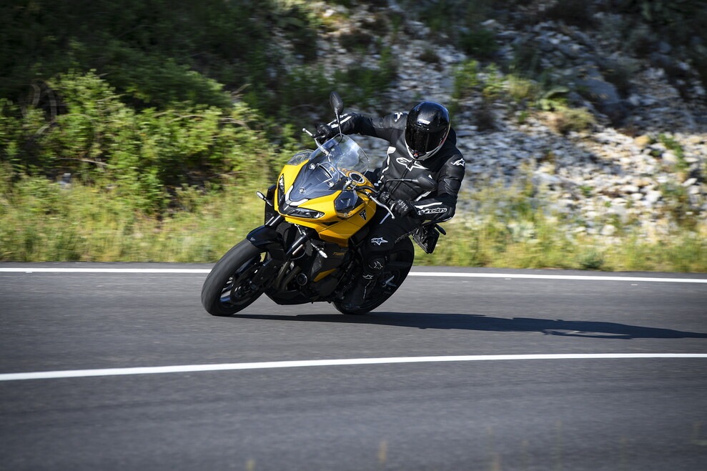 Comparativa, sportività su strada: le crossover nella Sport-bikes Arena