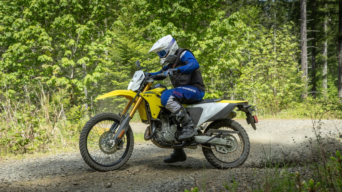 Suzuki DR-Z4S: le opinioni di InMoto "fuori dai denti"