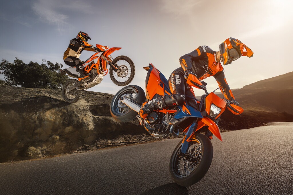 KTM, novità per la 690 Enduro R e la motardona 690 SMC R
