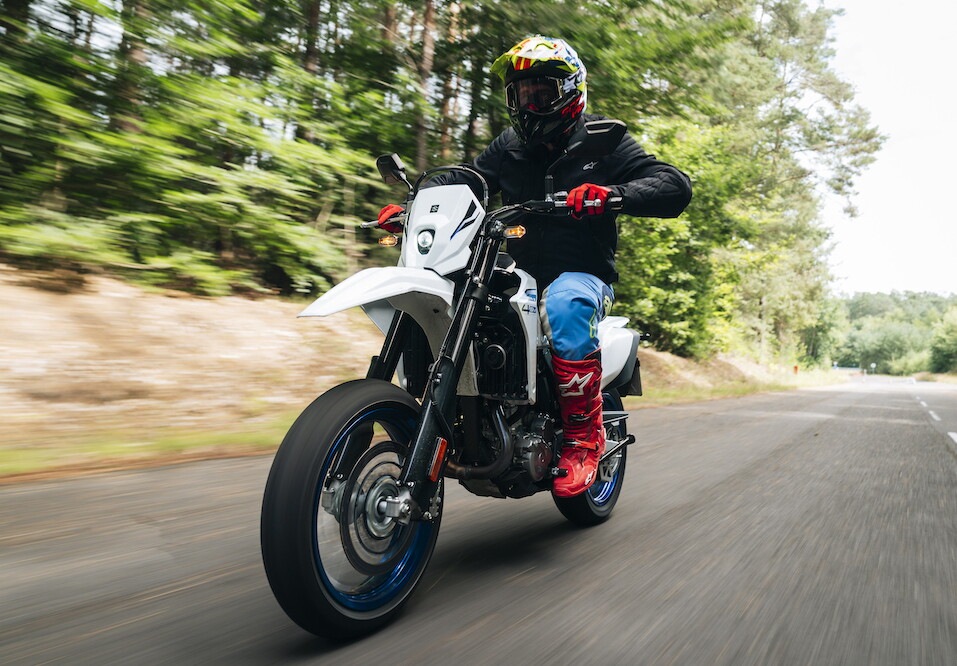 Test, Suzuki DR-Z4SM: confidenza immediata, divertimento garantito