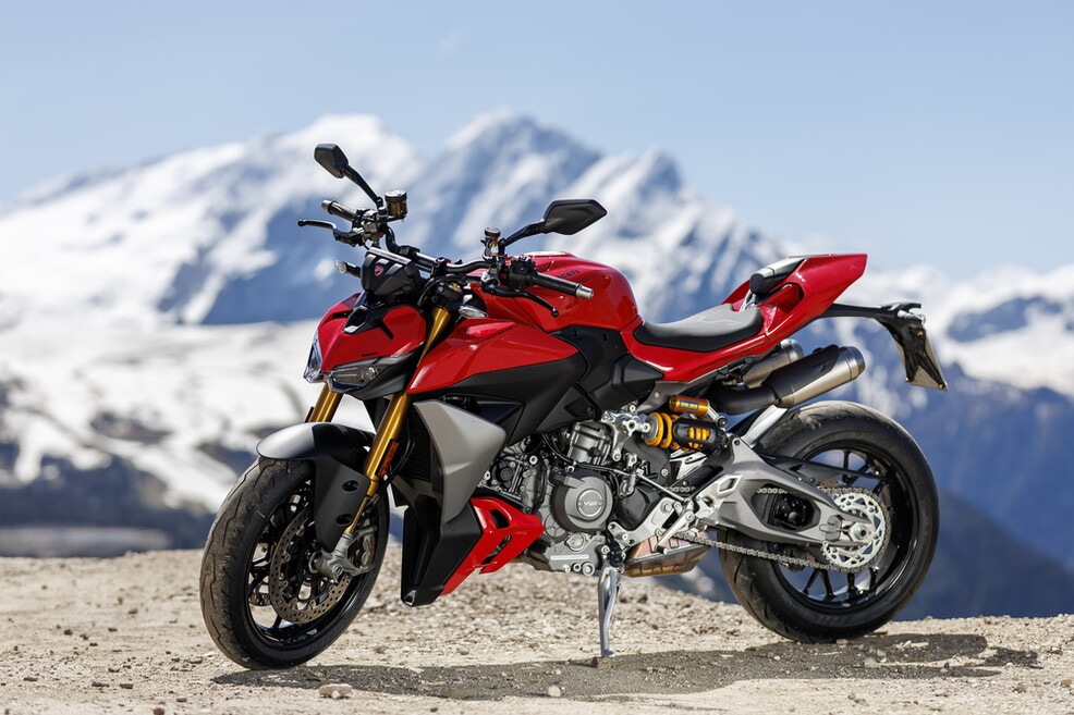 Ducati Streetfighter V2 S vs Kawasaki Z900 SE : le foto della sfida | Alpen Masters 2025