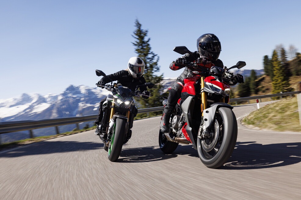 Ducati Streetfighter V2 S vs Kawasaki Z900 SE : le foto della sfida | Alpen Masters 2025