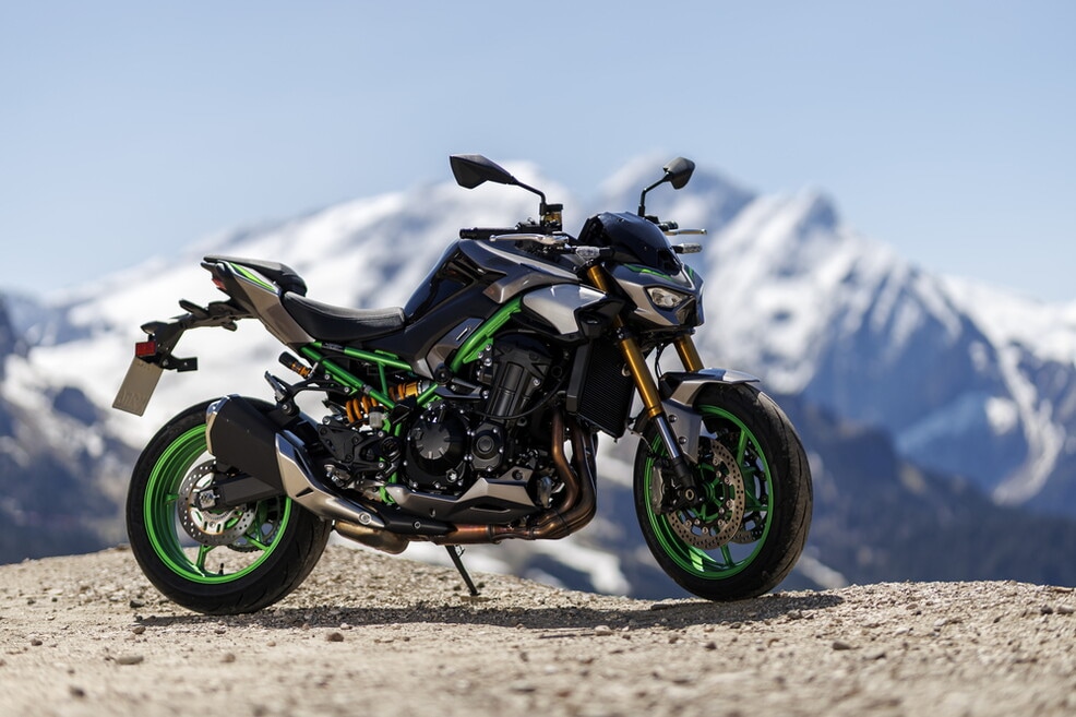Ducati Streetfighter V2 S vs Kawasaki Z900 SE : le foto della sfida | Alpen Masters 2025