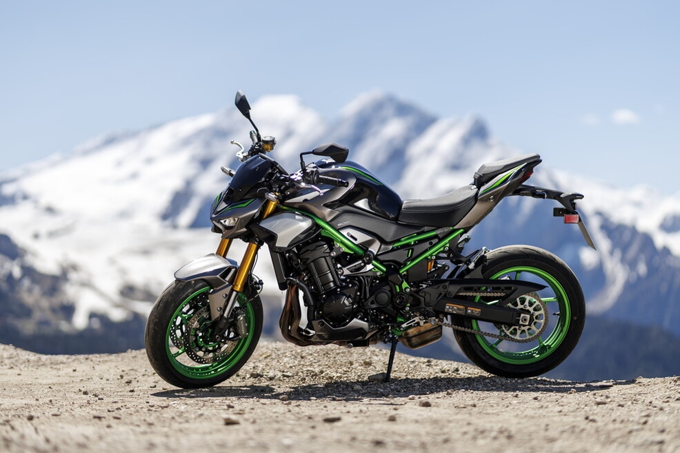 Ducati Streetfighter V2 S vs Kawasaki Z900 SE : le foto della sfida | Alpen Masters 2025