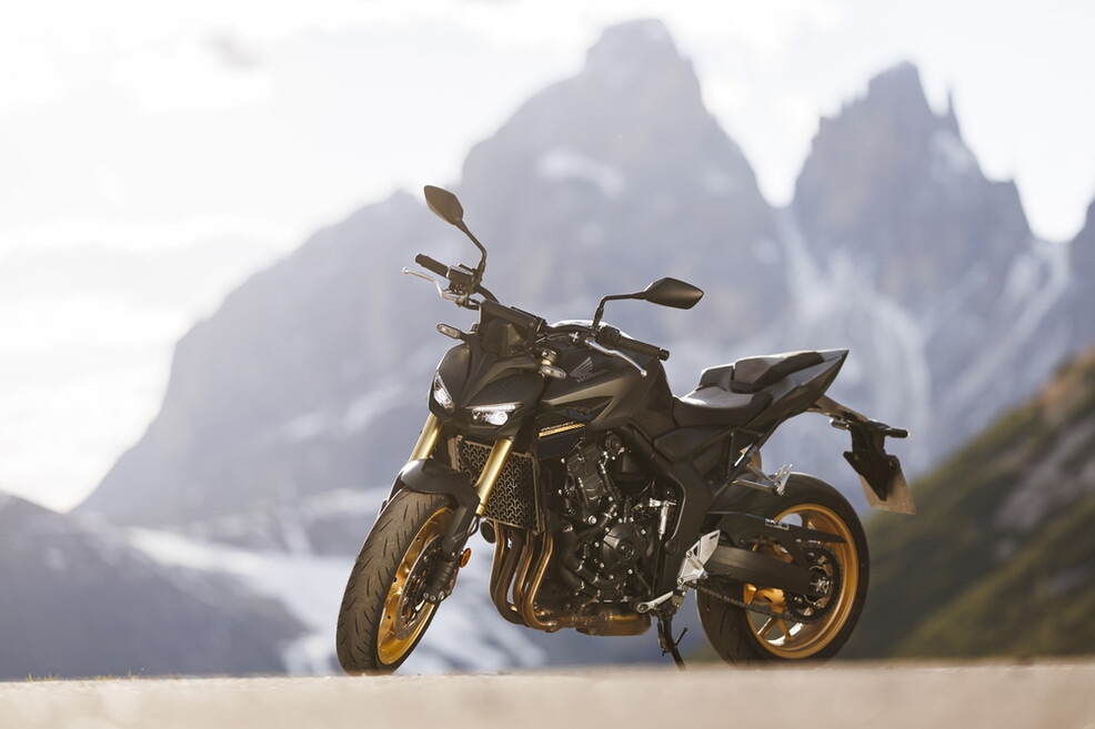 Honda CB1000 Hornet SP vs Suzuki GSX-S1000 EVO: le foto della sfida | Alpen Masters 2025