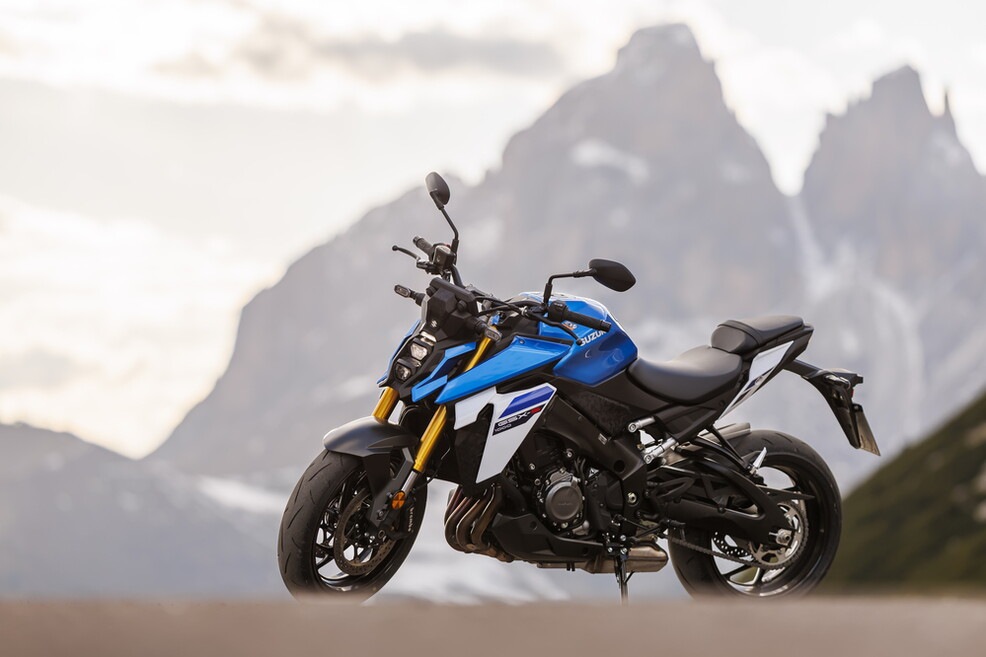 Honda CB1000 Hornet SP vs Suzuki GSX-S1000 EVO: le foto della sfida | Alpen Masters 2025