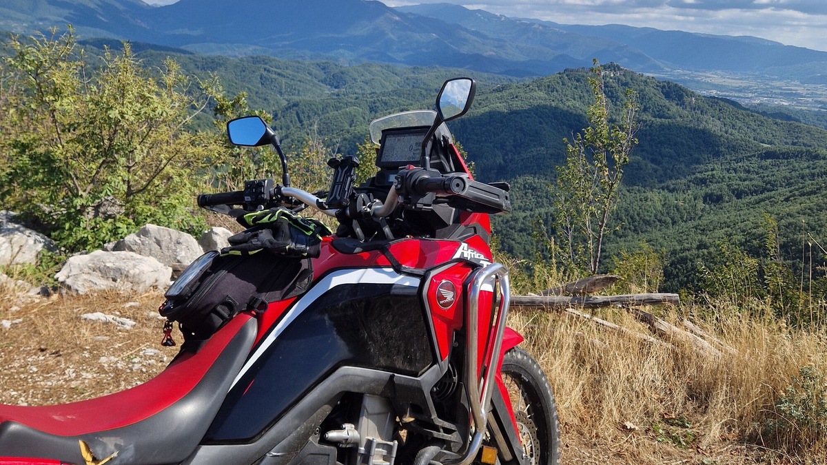 Maxi Enduro e Dual Sport a Nespolo: un weekend di passione e avventura