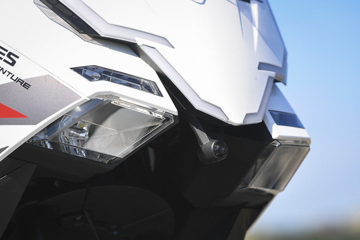 Zontes ZT703 F: le foto del test