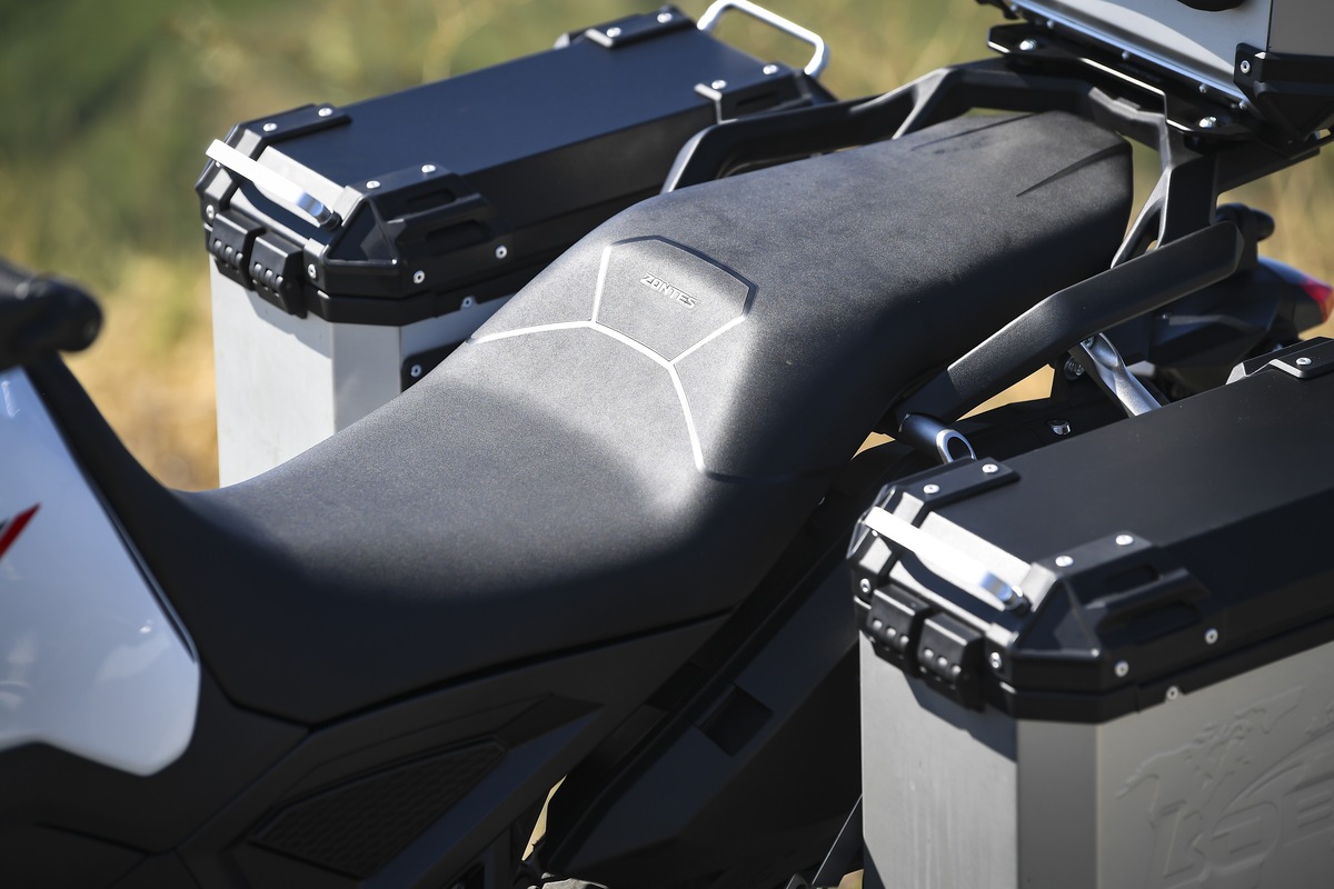 Zontes ZT703 F: le foto del test