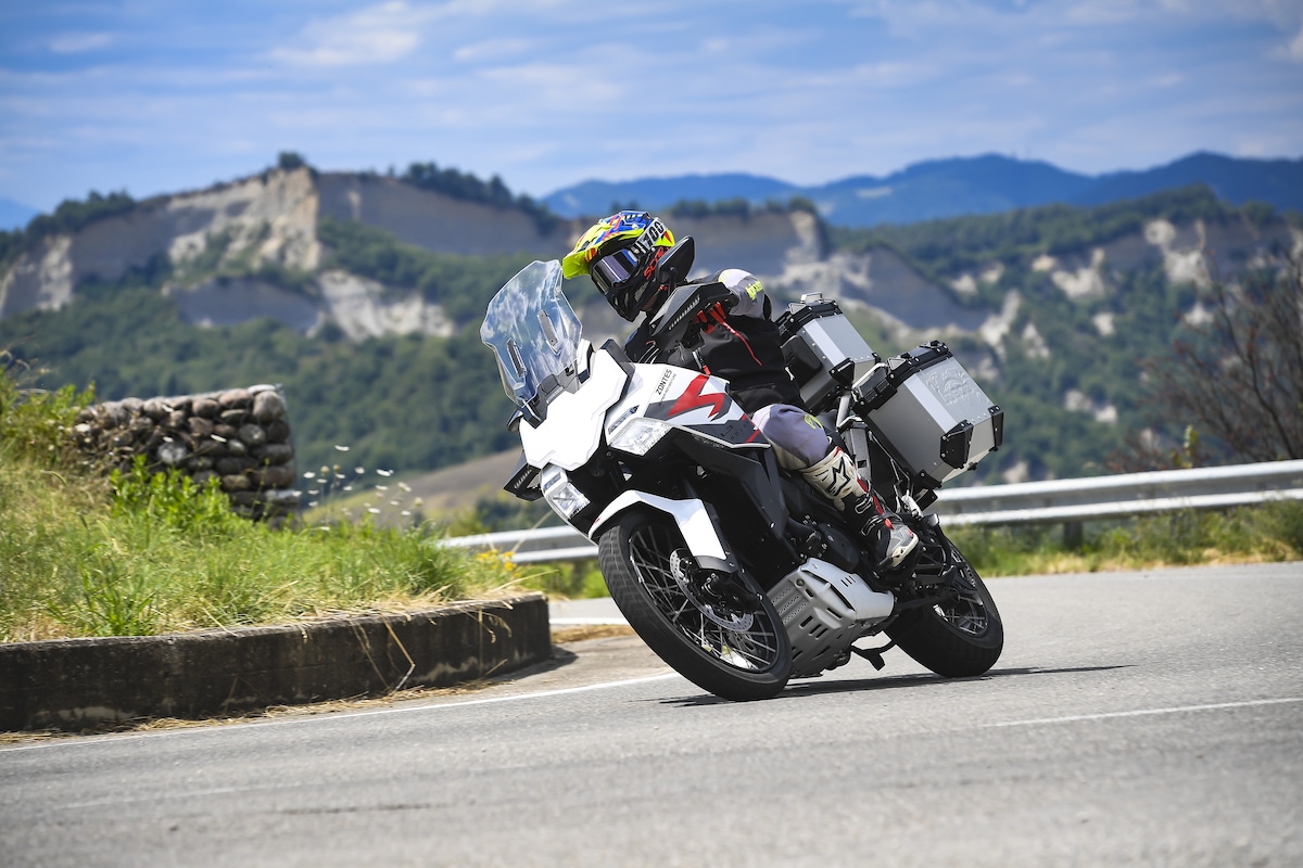 Zontes ZT703 F: le foto del test