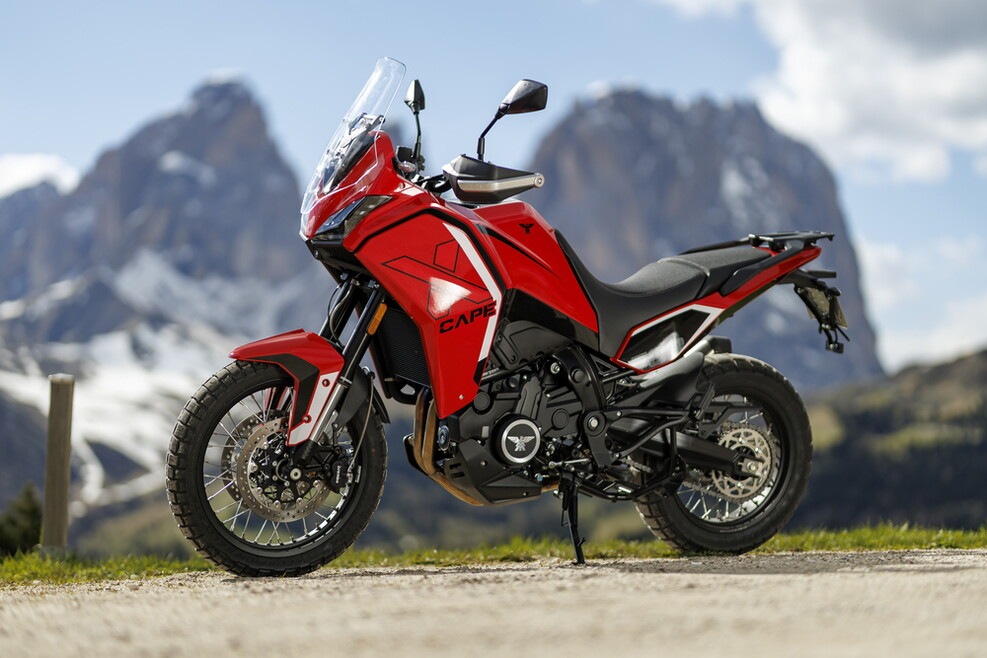Benelli TRK 702X vs Moto Morini X-Cape 700: le foto della sfida | Alpen Masters 2025