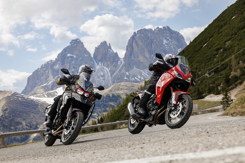 Benelli TRK 702X vs Moto Morini X-Cape 700: le foto della sfida | Alpen Masters 2025