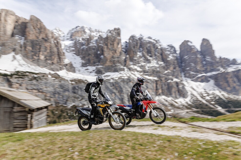 Honda CRF300 Rally vs Voge Valico 300 Rally: le foto della sfida | Alpen Masters 2025