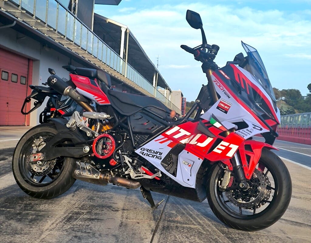 Dragster 700 Twin: debutto a Imola per il nuovo Italjet da 68 CV