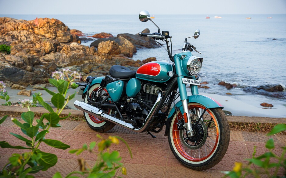 Royal Enfield Goan Classic 350: le foto dell'edizione speciale