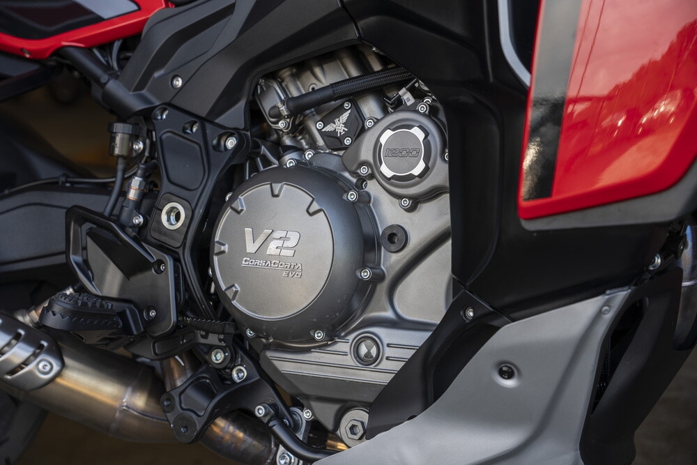 Moto Morini X-Cape 1200: le foto del test