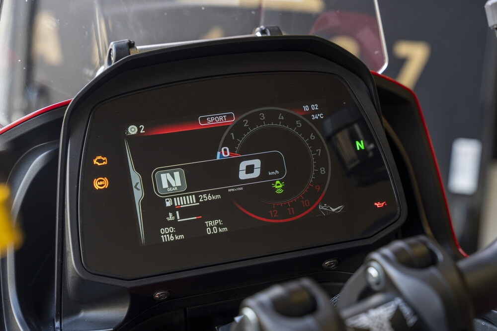 Moto Morini X-Cape 1200: le foto del test