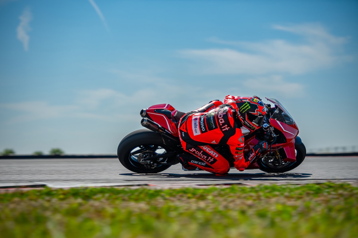 Ducati Panigale V4 R 2026: le foto
