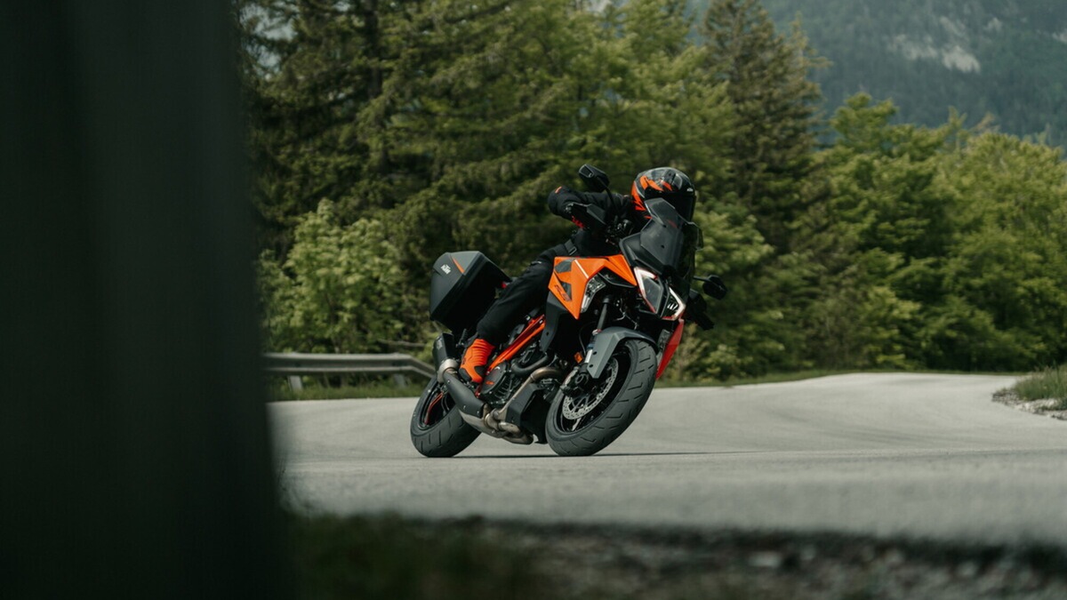 KTM, promo lampo: 1290 Super Duke GT e 890 SMT a interessi zero