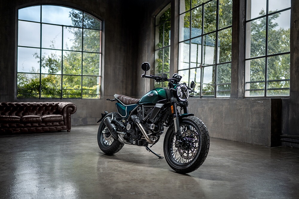 Ducati Nighshift Emerald Green 2026: le foto dell'icona nostalgica della famiglia Scrambler