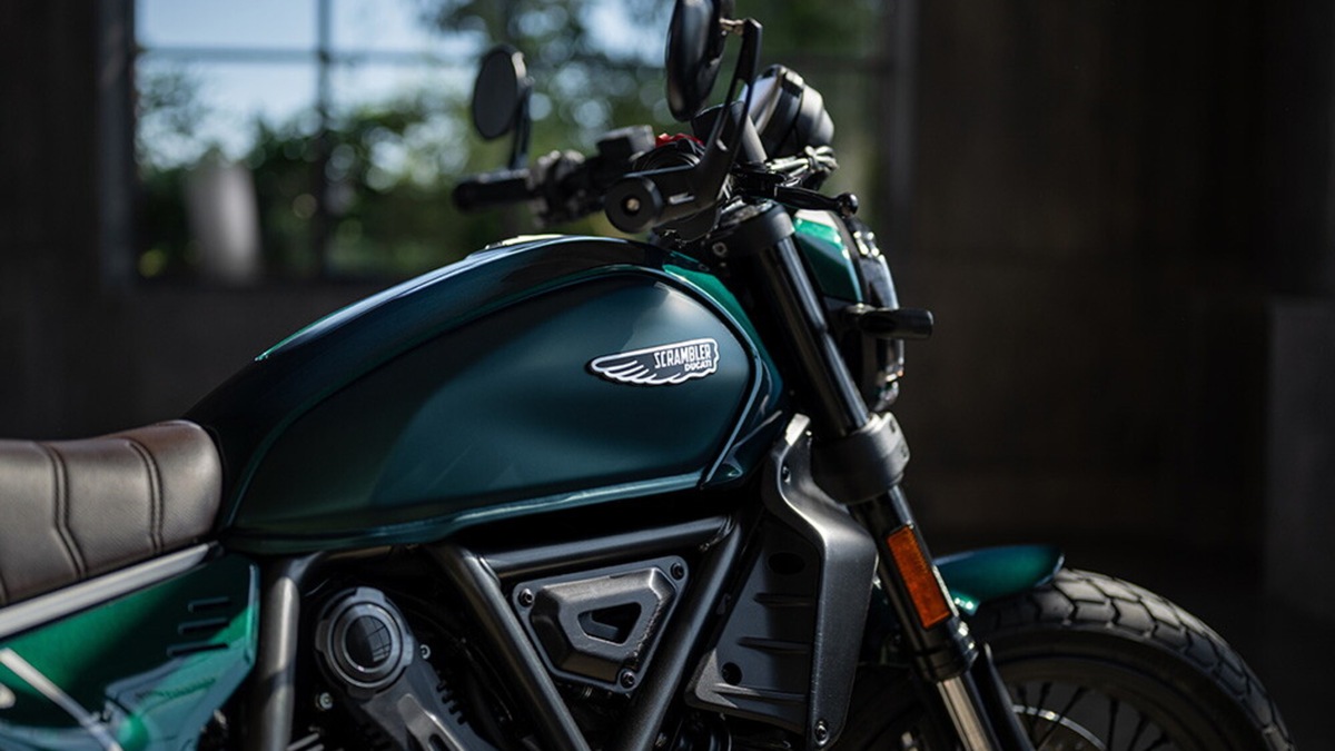 Ducati Nighshift Emerald Green 2026: le foto dell'icona nostalgica della famiglia Scrambler