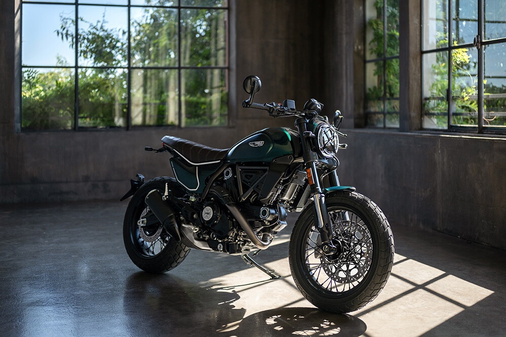 Ducati Nighshift Emerald Green 2026: le foto dell'icona nostalgica della famiglia Scrambler
